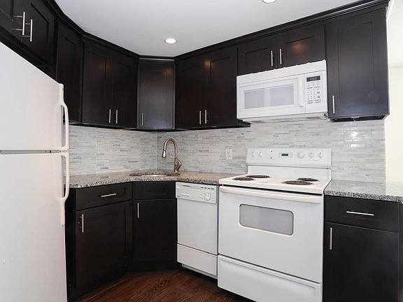 Modern Kitchen with Ample Cabinet Space
