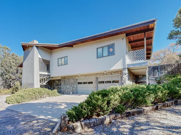 90 Camino Primera Agua, Tijeras, NM 87059