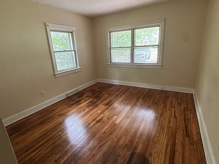 1009 Westover Ave — Photo 4
