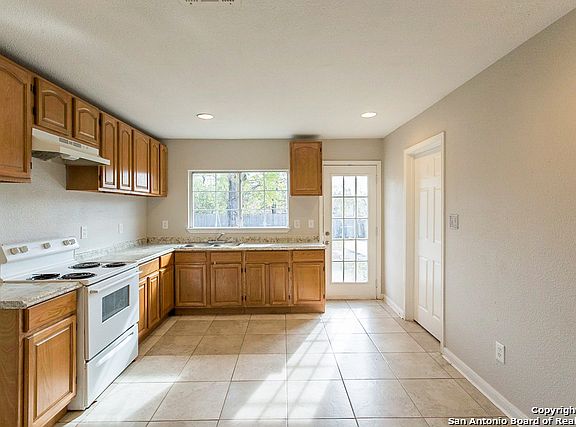 5th image of 8734 Yellow Knife St