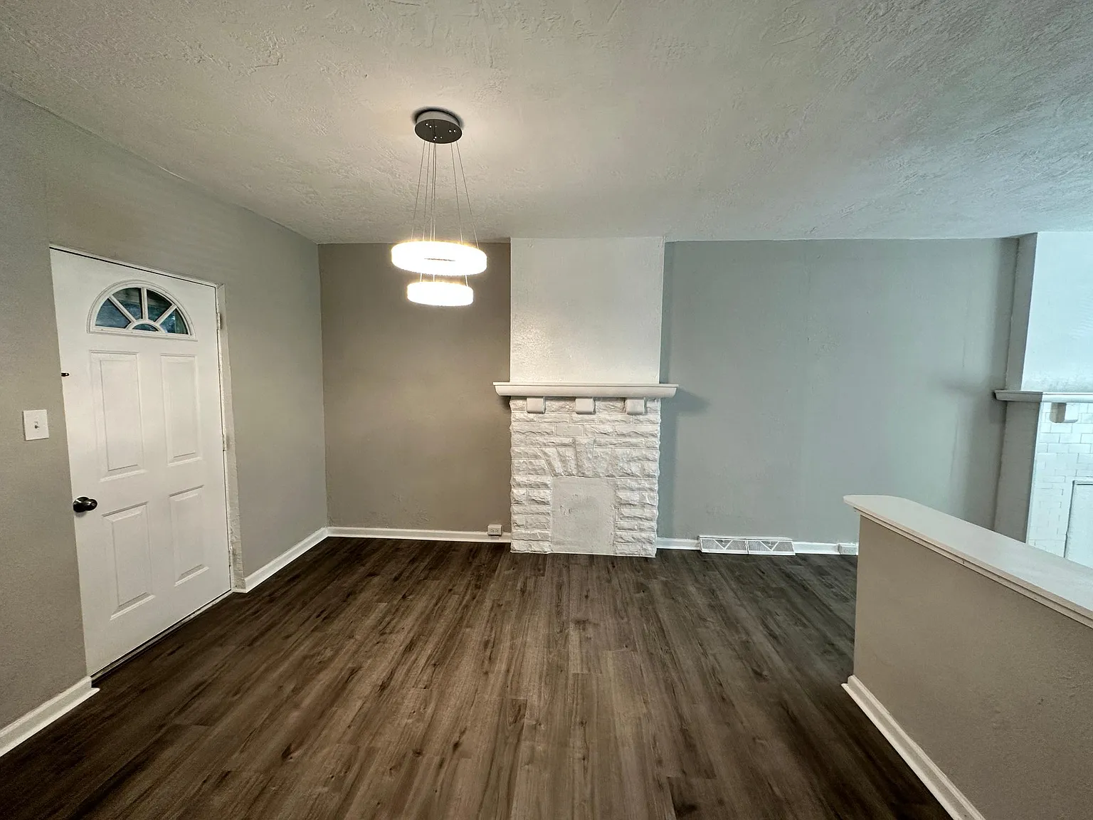 431 Elk St — Photo 4