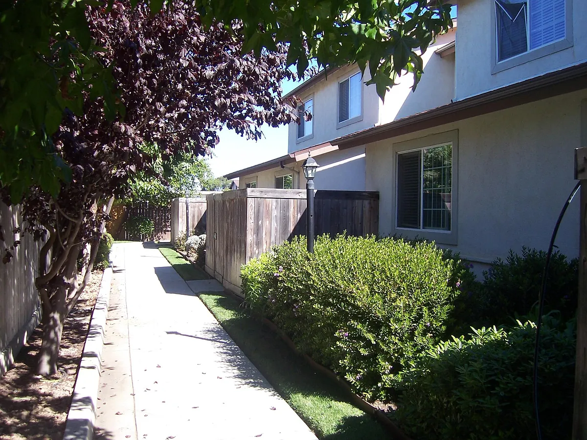 Building Photo - 213 E College Ave
