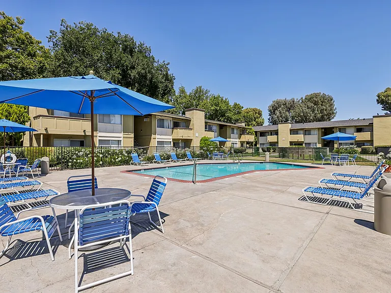 The Foothills Apartments — Photo 8