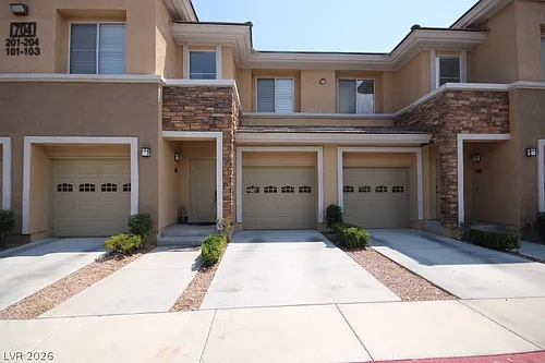 704 Peachy Canyon Cir #202 Photo 1