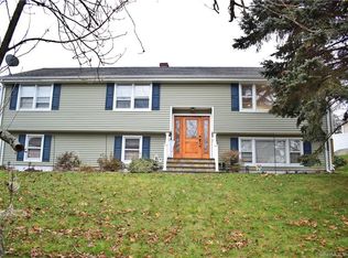 165 Valley View Rd, Stratford, CT 06614