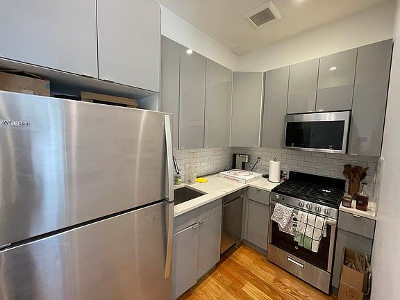 5th image of 127 E 36th St #4A