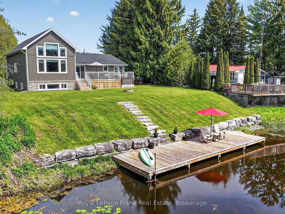 1st image of 34 Rideau Dr