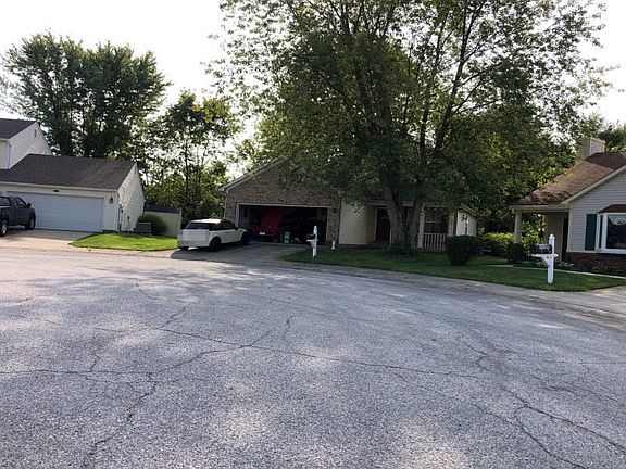 2nd image of 17 Ashwood Cir