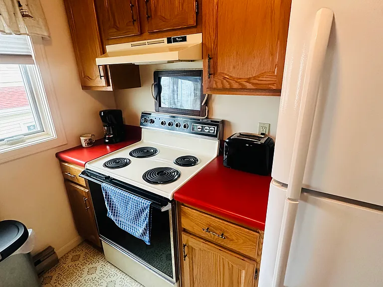 105 E Grand Ave #3 — Photo 6