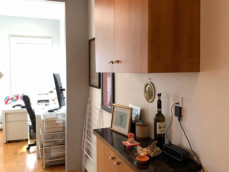 400 Washington St #302 — Photo 9