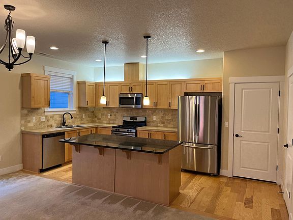 Kitchen (SS appliances including French door refrigerator)