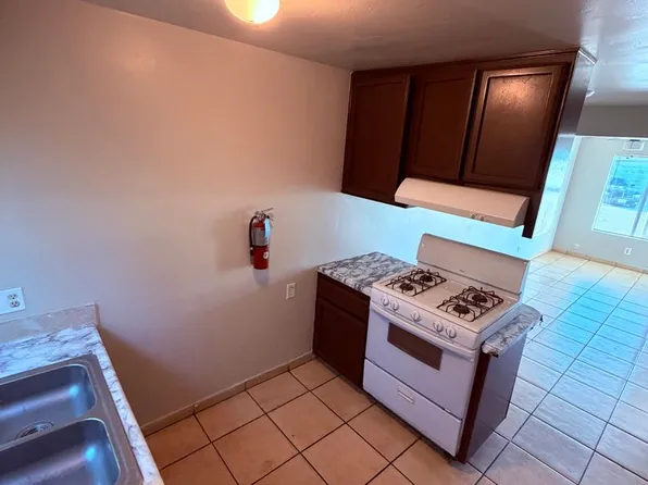 131 Glenwood St #6, Delano, CA 93215