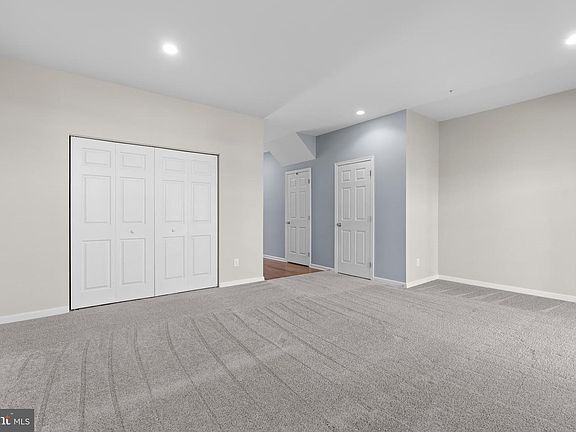3rd image of 403 Ridgewood Dr