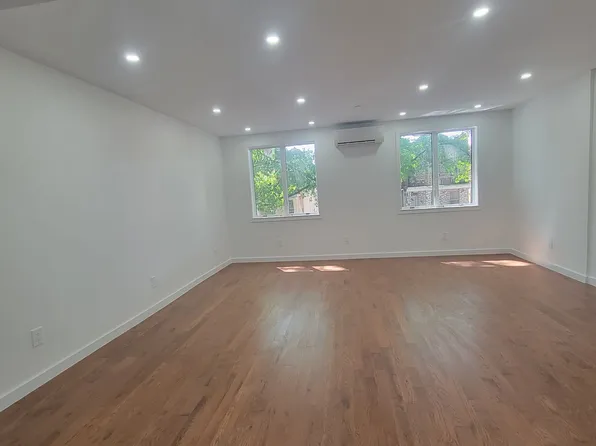 2041 Strauss Street image 14 of 40