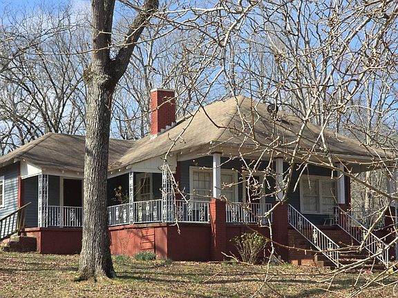 3rd image of 2706 Reeceburg Rd SE