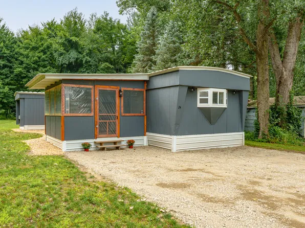 24 60th St, South Haven, MI 49090