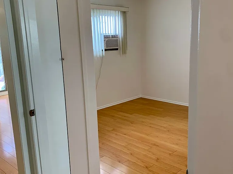 3322 Mentone — Photo 11