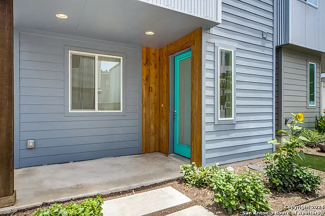 330 Clay St #11 — Photo 2