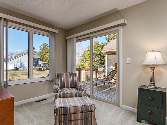 4th image of 5 McIntosh Ct