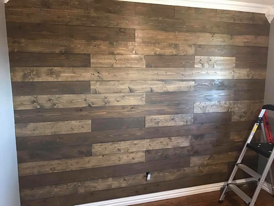Bedroom pallet wall