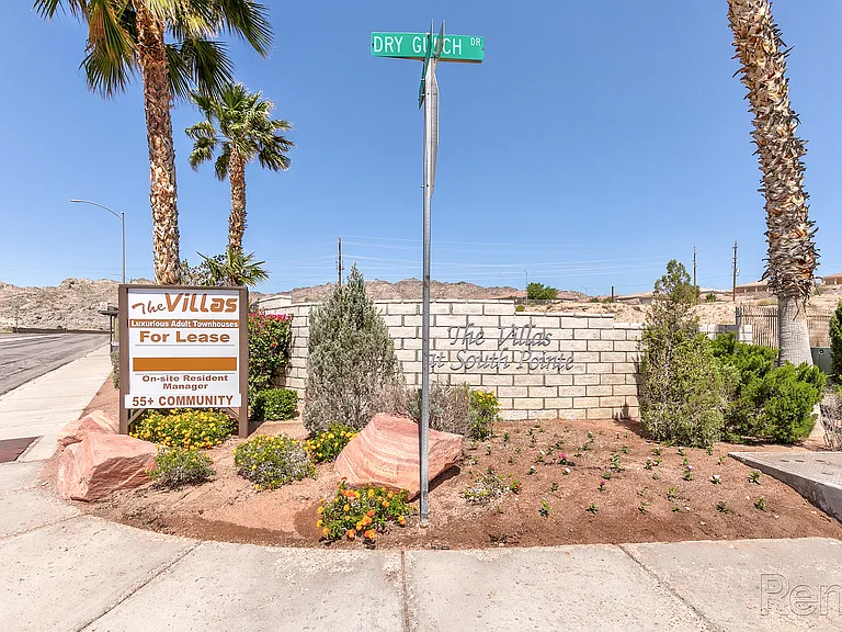 Villas At South Pointe — Photo 45