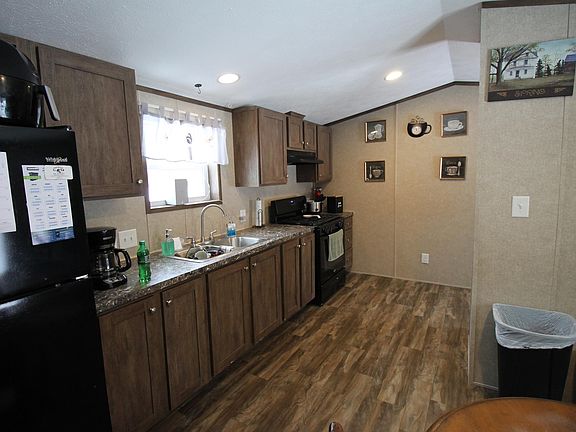 5th image of 76 Moss Rd