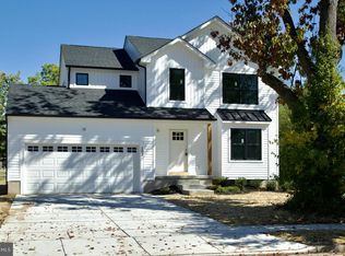 102 E Valleybrook Rd, Cherry Hill, NJ 08034