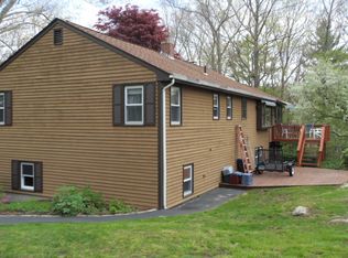 19 Anchorage Rd, Niantic, CT 06357