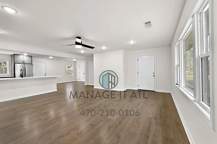 2762 Candler Rd — Photo 4