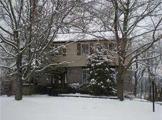 2900 Abbey Ln, South Park, PA