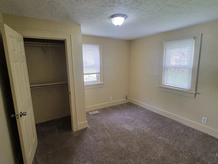 4618 McGuire Ct — Photo 6