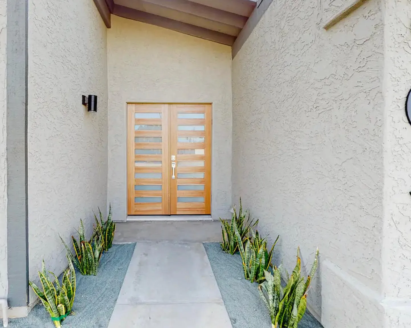 4 bed, 1457 sqft, $4,650 — Photo 3