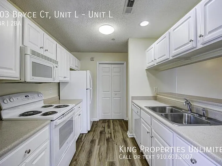 803 Bryce Ct #L — Photo 3