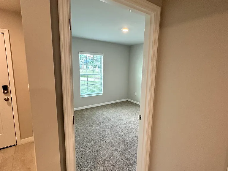 3619 NE 12th Ave — Photo 4