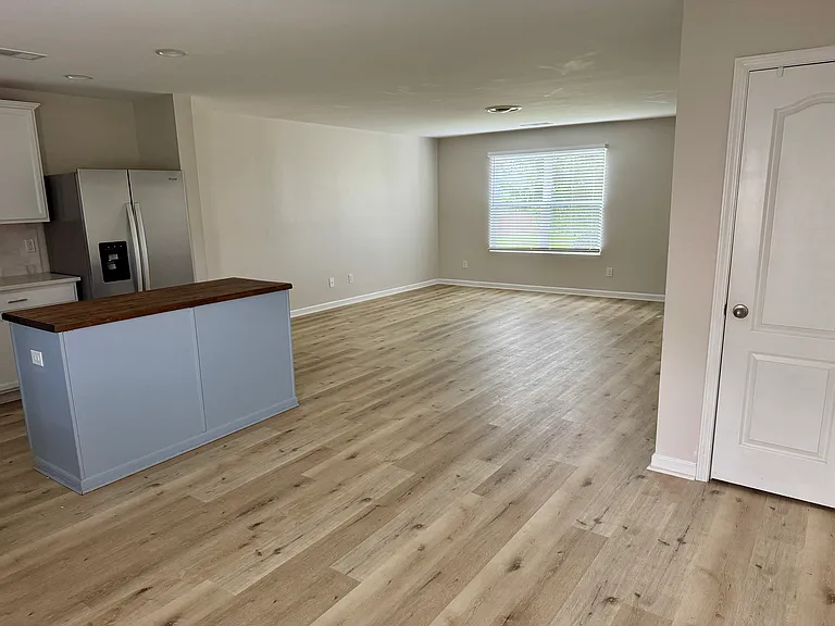 2219 Mason Bee Dr — Photo 3