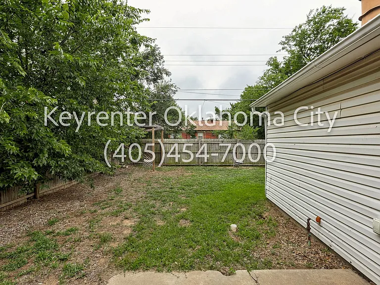 1622 W Britton Rd — Photo 44