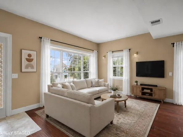 2884 Holborn Cir, Madison, WI 53718