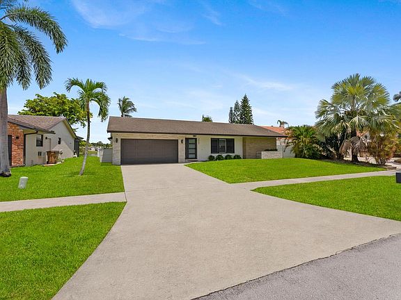 4th image of 2569 SW 14th Court