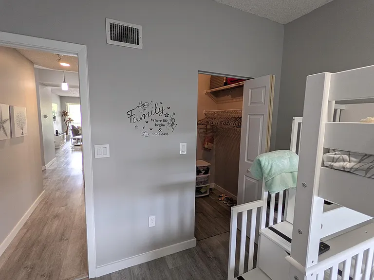 105 Half Moon Cir #F2 — Photo 13