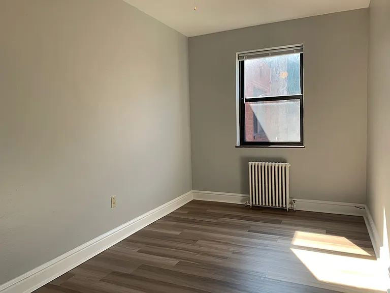 Royal Gardens Apartments — Photo 107