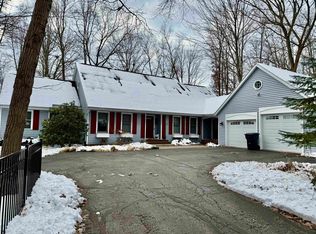 4809 Moorland Ct, Midland, MI 48640