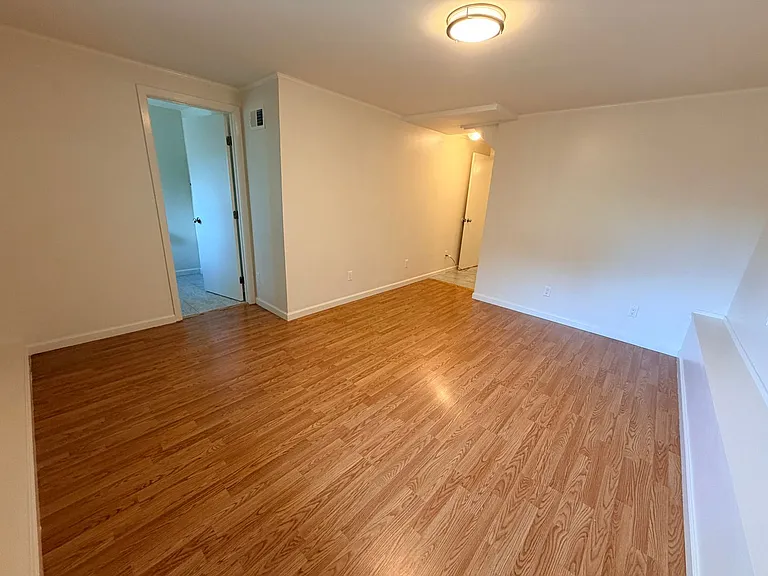 1724 Burrows St — Photo 16