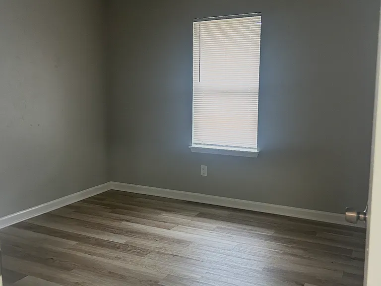 1533 S Bronough St — Photo 16