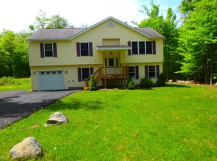 412 Hemlock Dr, Tobyhanna, PA 18466