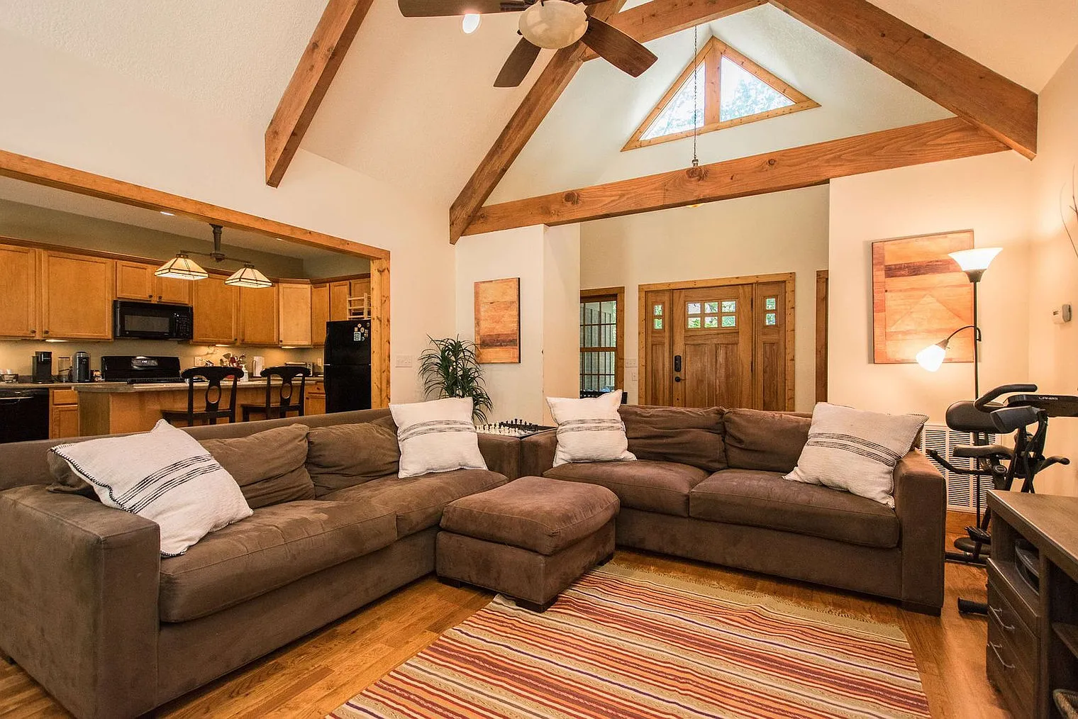4 bed, 3.0 bath, 1797 sqft, $4,690 — Photo 1