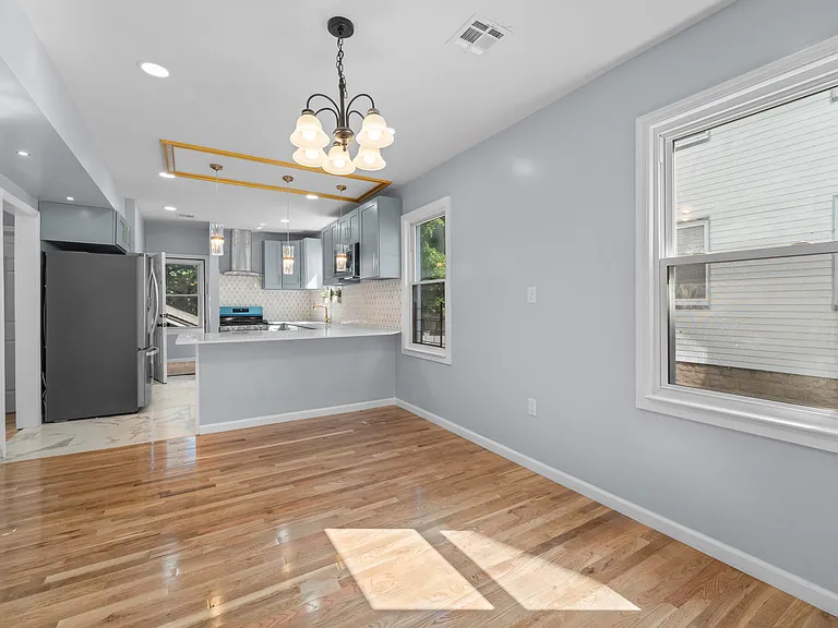 246 Lincoln Pl #1 — Photo 3