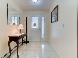 59 Peacock Rd, Warwick, RI 02886