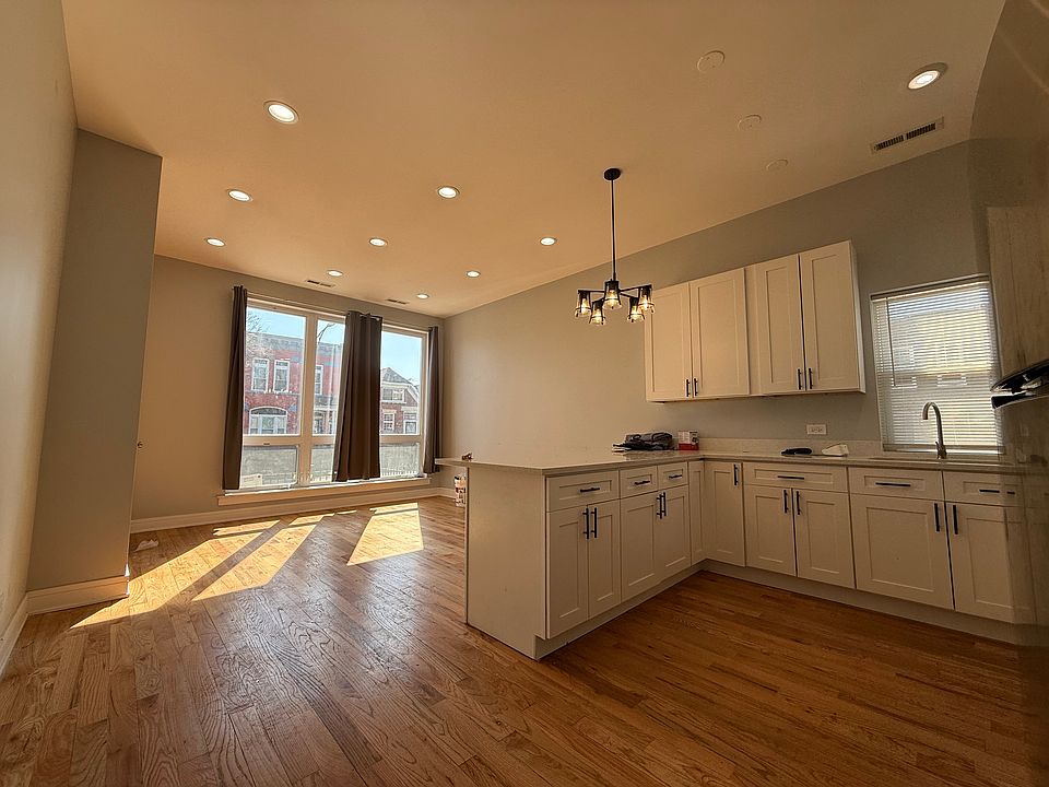 1st image of 2740 W Jackson Blvd #1