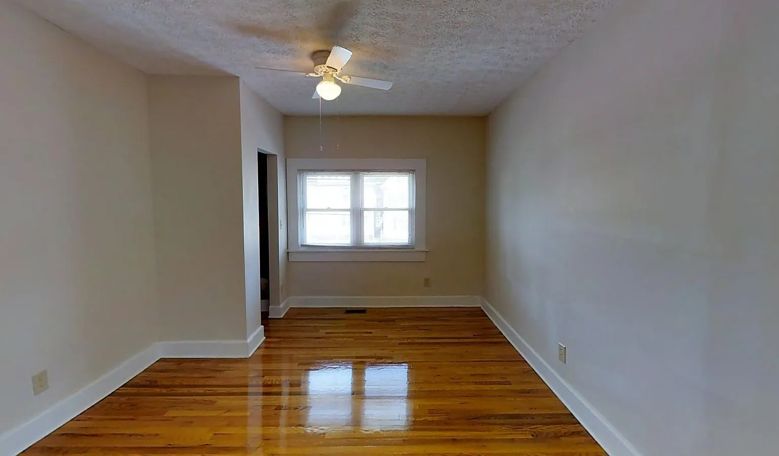 3 bed, 1.5 bath, $1,811 — Photo 4