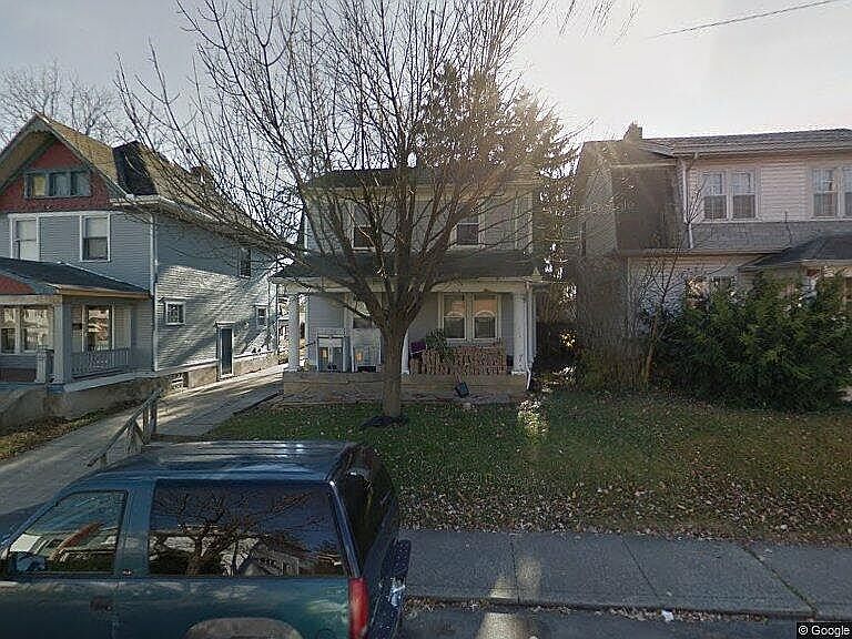 1st image of 48 E Parkwood Dr